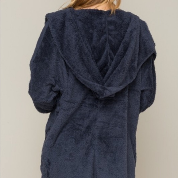 LAST! Navy faux fur Sherpa blanket hooded cardigan - Picture 8 of 8